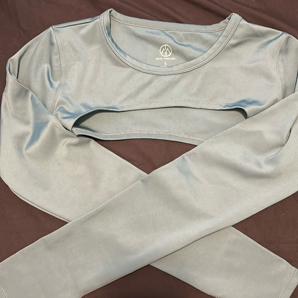 Size large workout top